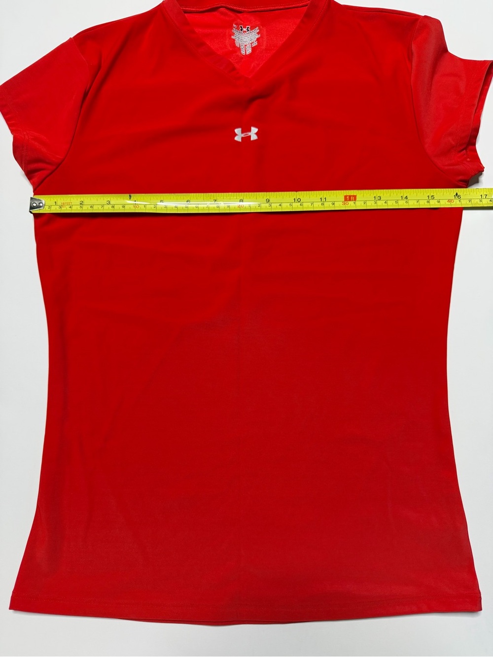 Under Armour compression Red V-Neck Women’s Performance Tee Large